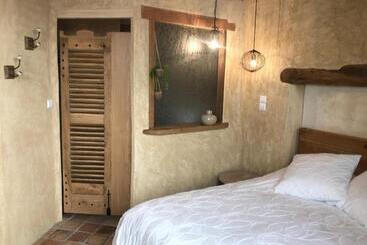 تختخواب و صبحانه Chambre Les Marguerites