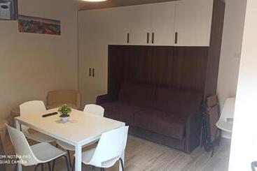 هتل آپارتمان Casa Vacanza Zu Ciano