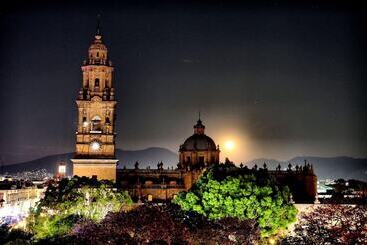 호텔 Jorges Morelia