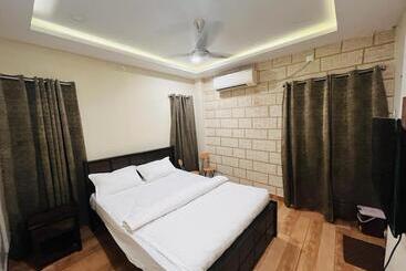בית מלון כפרי Vyasams Happy Nest