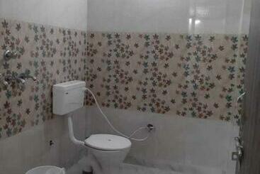 هتل Oyo 81187  Maharaja