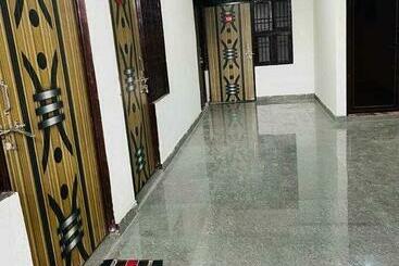 فندق Oyo 81218 Rk Oyo