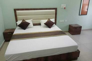 هتل Oyo Flagship 81230 Mh Resort