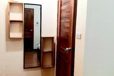 پانسیون Elisha S Guest House