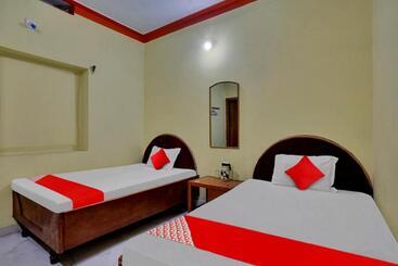 בית מלון כפרי Oyo Flagship 81231 Urmila Guest House