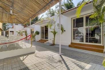 ホテル Treebo Code Red