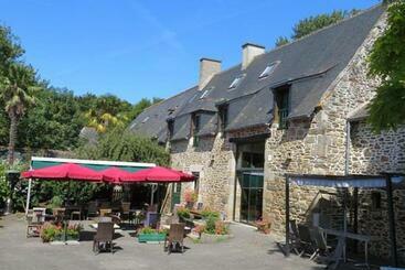 הוסטל L Auberge De La Porte