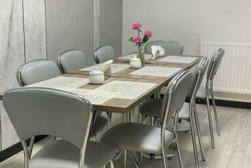 فندق صغير A&k Retreat Center