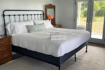 בית מלון כפרי Atlantic Inn