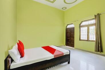 فندق Oyo Flagship 81180  Maa Pitambara