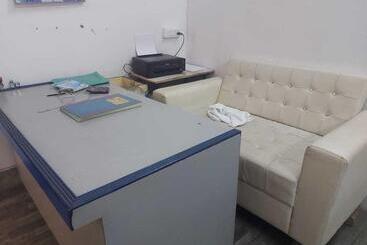 호텔 Spot On 81158 Pratiksha Homes