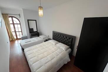 Monte Cristo Hotel With Rooftop Pool