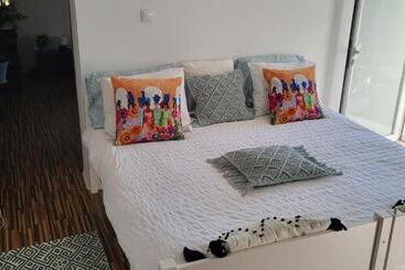 Пансион Caparica Villa