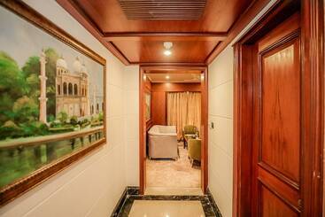 Regenta Central Lucknow By Royal Orchid Hotels Limited