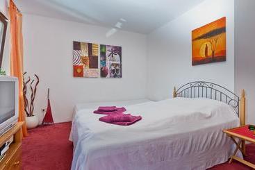 هتل Bed And Breakfast Zeevat