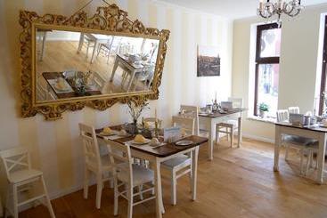 هتل Landhaus Hamm