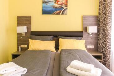 Отель Restaurant & Pension Eshramo