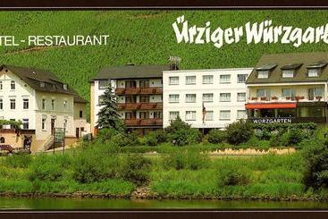 Отель Uerziger Wuerzgarten