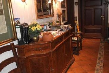 هتل Villa Bomberg