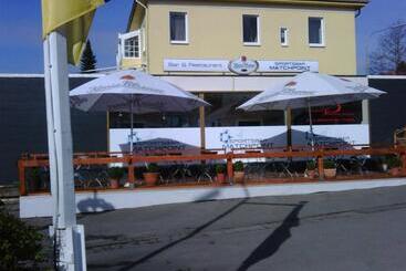 בית מלון כפרי Zur Sportsbar