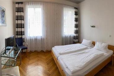 ユースホステル Gasthaus Zur Sonne