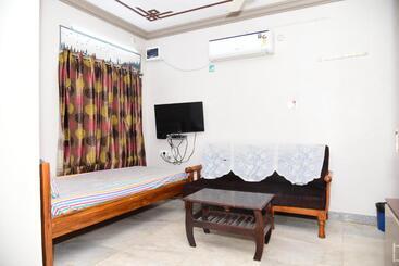 모텔 Varsha Residency