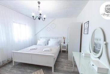 아파트호텔 Penzión čarovný Dvor