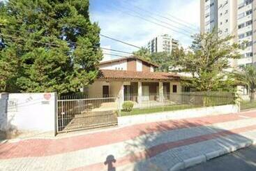 Pousada & Hostel Econômico