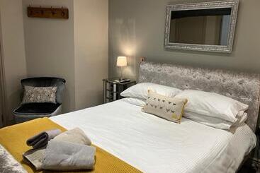 مبيت وإفطار ‘the Retreat” At The Rose @ Crown