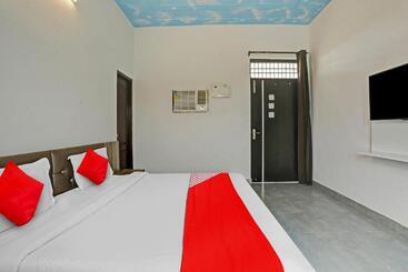 בית מלון כפרי Oyo Sehgal Farms