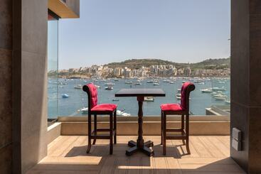 هتل Ushuaia Playa Xemxija Boutique