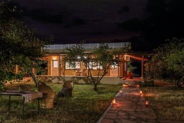 Stayvista S Gaudhuli Farmstay   Outdoor Pool & Terrace With View