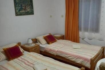 پانسیون Sobe Dujakovic