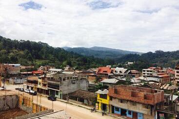 هتل Hostal Oro Verde Villa Rica