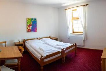 Grandhotel Sluchátko   Ex Zámecký