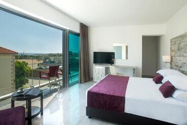 Freij Splash Hotel & Resort