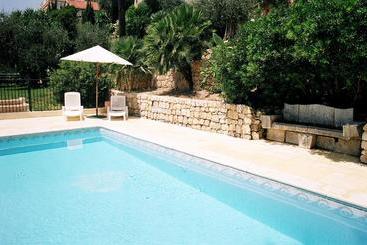 Отель B&b  Villa Coste D Or