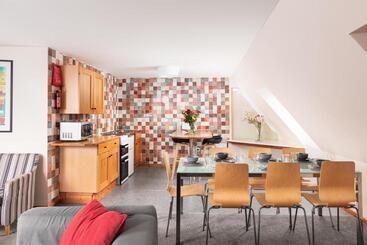 호텔 Discovery Accommodation