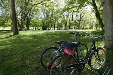 فندق Domaine De Chatenay  Le Mans