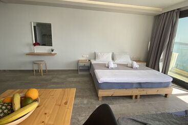 ホテル Ostria Apartments