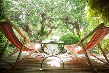 בית מלון כפרי Hôtel Sous Les Figuiers   Piscine, Parking, Centre Ville