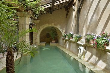 فندق Un Mas En Ville