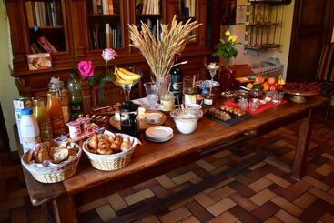 בית מלון כפרי Villa Aimée Luxury Apartments With Heated Pool