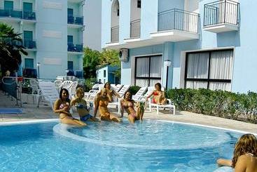 هتل Adriatico Family Village