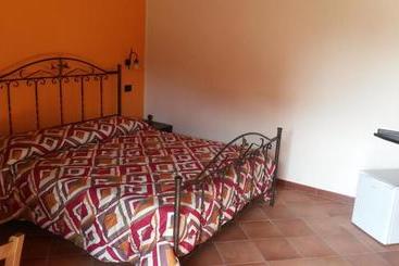 هتل Agriturismo Il Pozzo Antico