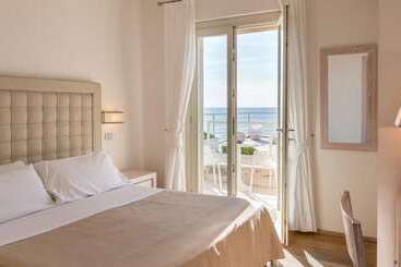 ホテル Alta La Vista