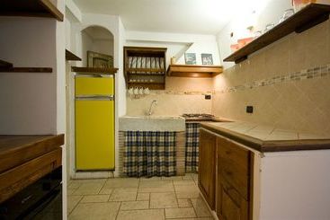 هتل Follonica Apartments