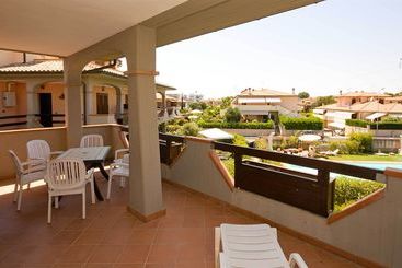 هتل Follonica Apartments