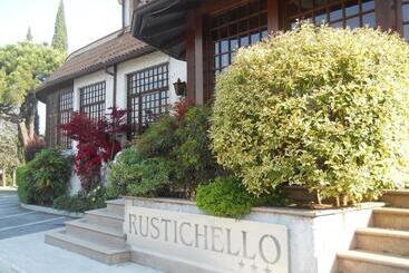ホテル Il Rustichello