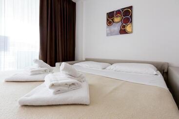 Отель Residence Aprilia